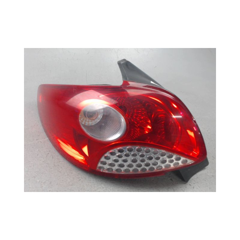 FEU ARRIERE GAUCHE  PEUGEOT 206