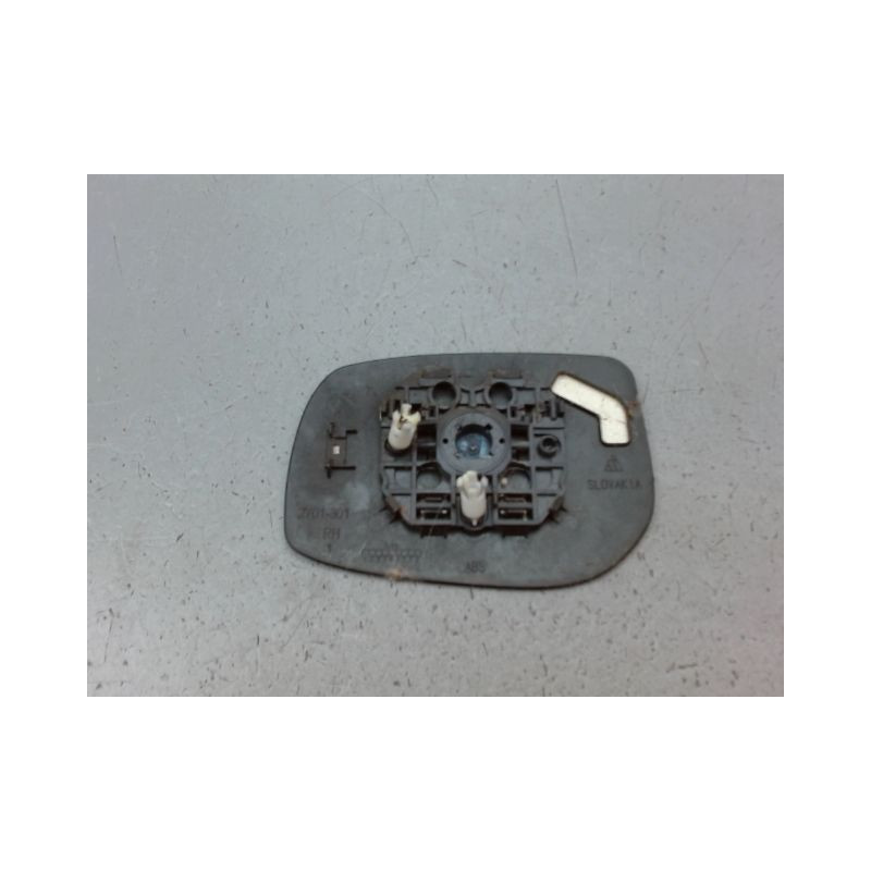 GLACE RETROVISEUR EXT D TOYOTA YARIS II Phase 1 2005-2009