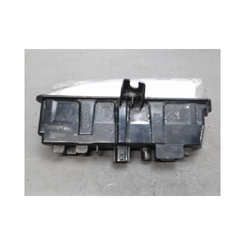FEUX POSITION GAUCHE RENAULT CLIO