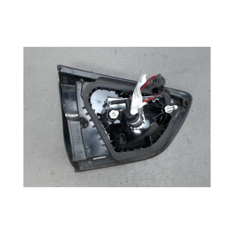 FEU ARRIERE INTERIEUR DROIT RENAULT CLIO