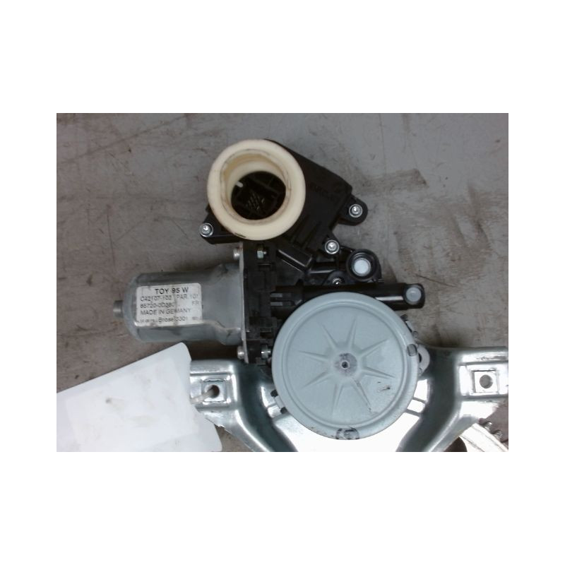 MECANISME+MOTEUR LEVE-GLACE AVANT GAUCHE TOYOTA YARIS