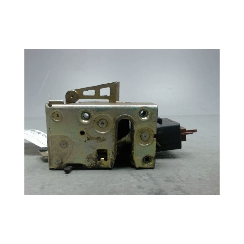 SYSTEME CONDAMNATION ARRIERE DROIT CITROEN SAXO 99-