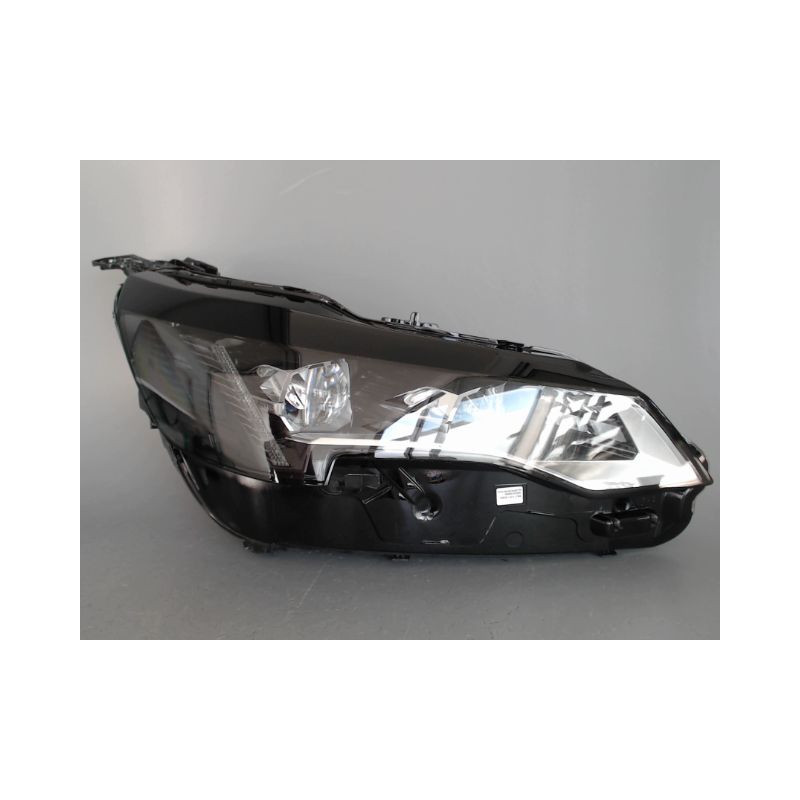 PHARE DROIT PEUGEOT 3008