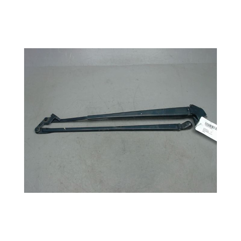 BRAS ESSUIE-GLACE AVANT TOYOTA YARIS