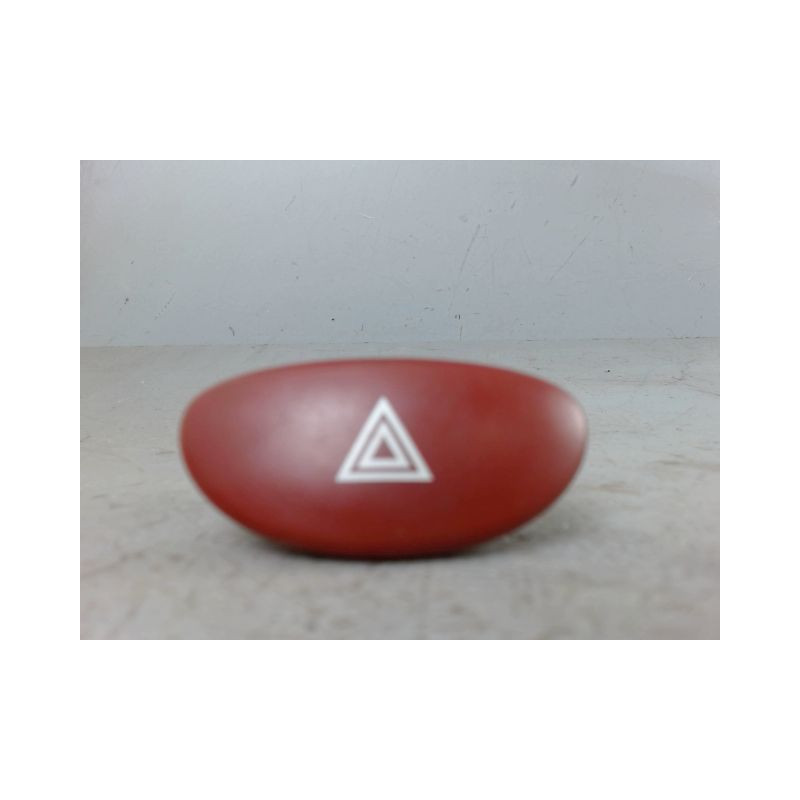 BOUTON DE WARNING PEUGEOT 206