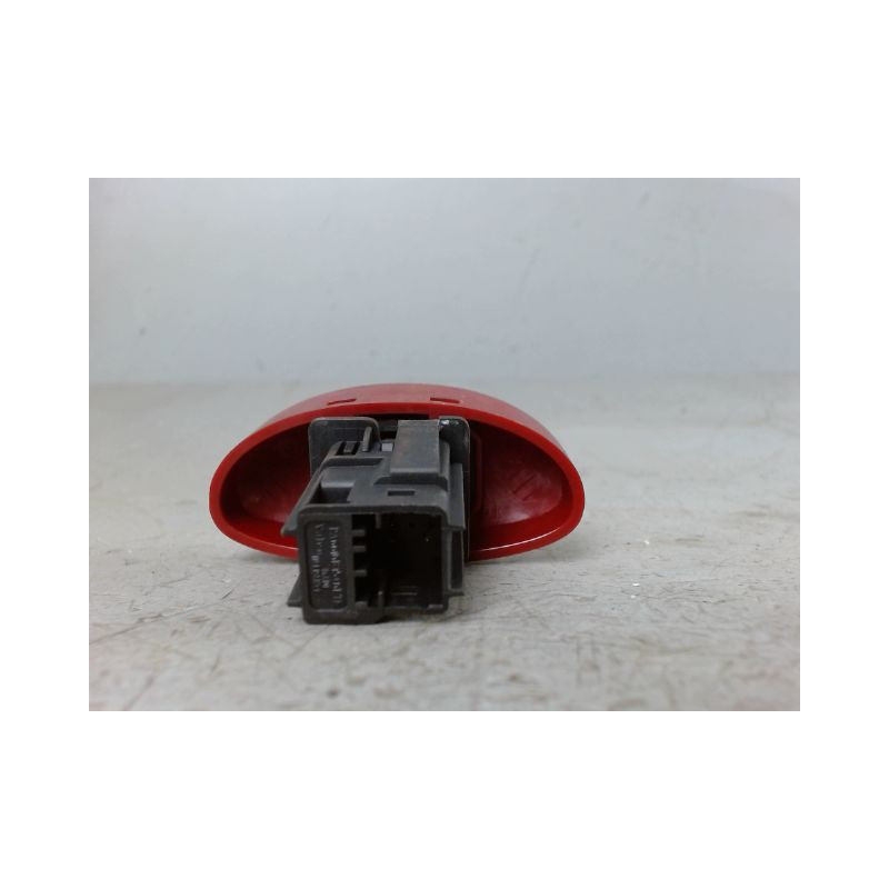 BOUTON DE WARNING PEUGEOT 206