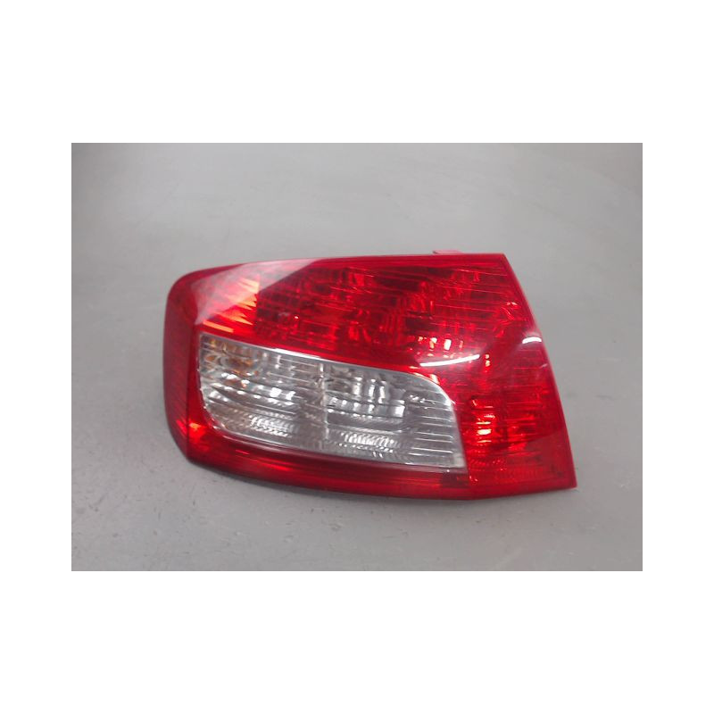 FEU ARRIERE GAUCHE  PEUGEOT 407