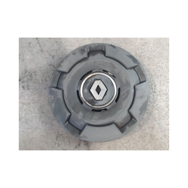 ENJOLIVEUR DE ROUE RENAULT EXPRESS