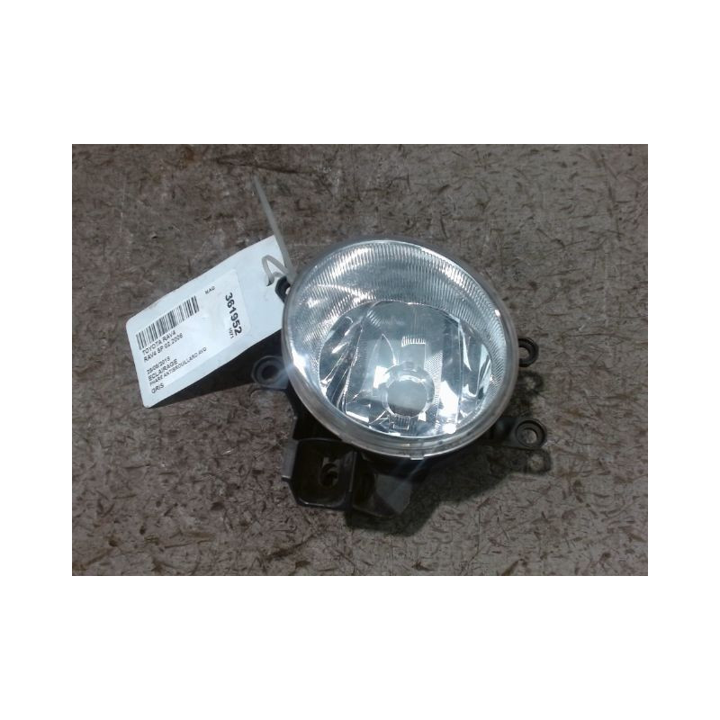 PHARE ANTIBROUILLARD AVANT GAUCHE TOYOTA RAV4 2006
