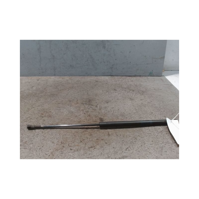 VERIN HAYON D PEUGEOT 206 SW 02-06
