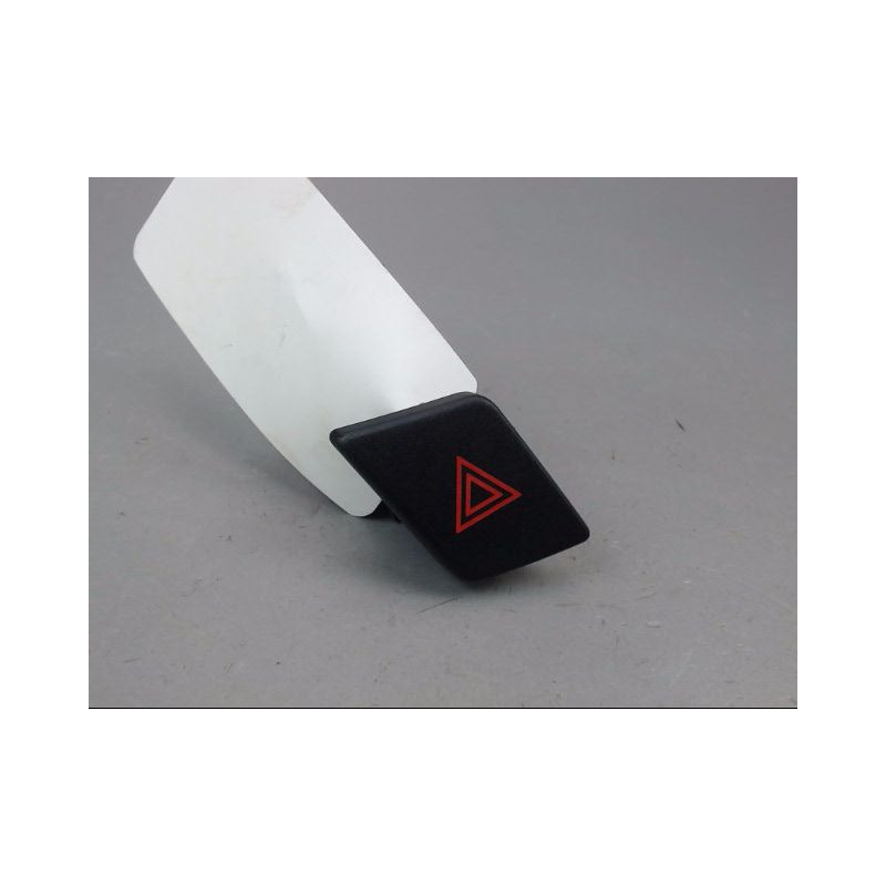 BOUTON DE WARNING TOYOTA YARIS II Phase 2 2009-2011