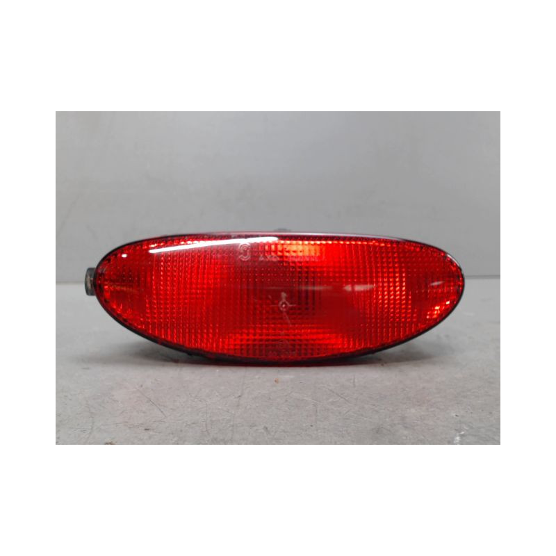 FEU BROUILLARD CENTRAL ARRIERE PEUGEOT 206