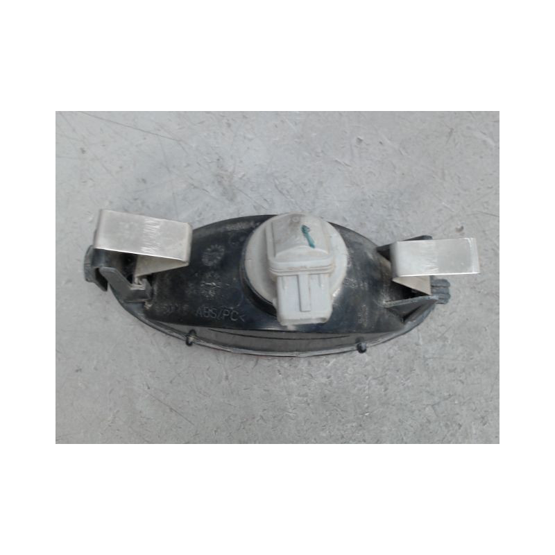 FEU BROUILLARD CENTRAL ARRIERE PEUGEOT 206