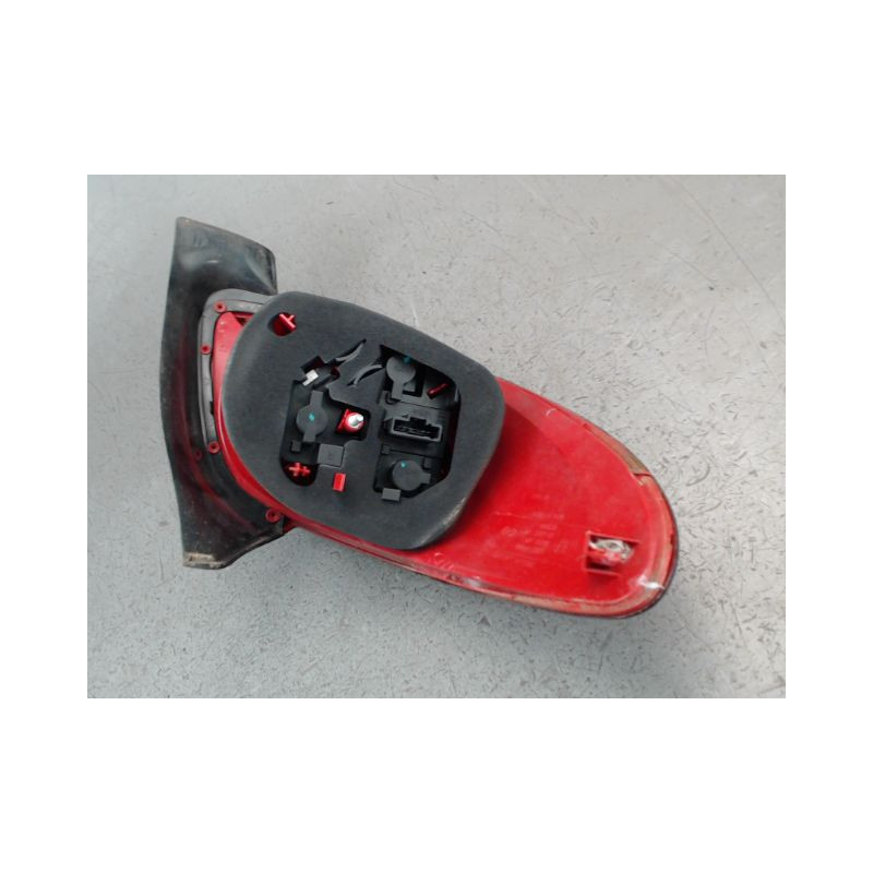 FEU ARRIERE DROIT PEUGEOT 206