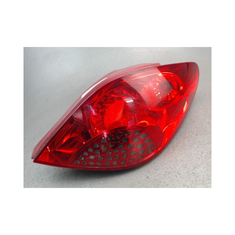 FEU ARRIERE DROIT PEUGEOT 207