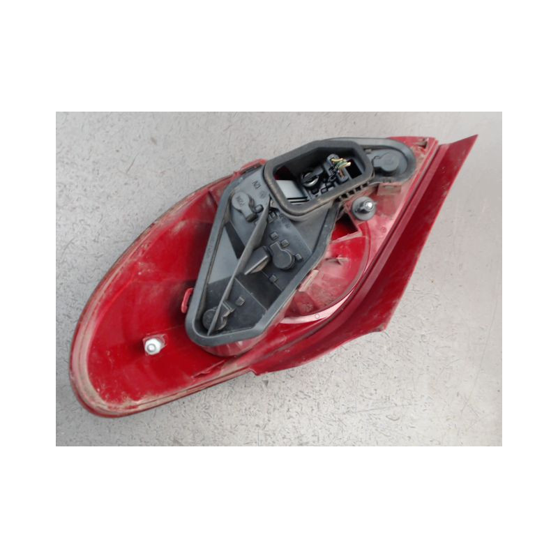 FEU ARRIERE GAUCHE  PEUGEOT 207