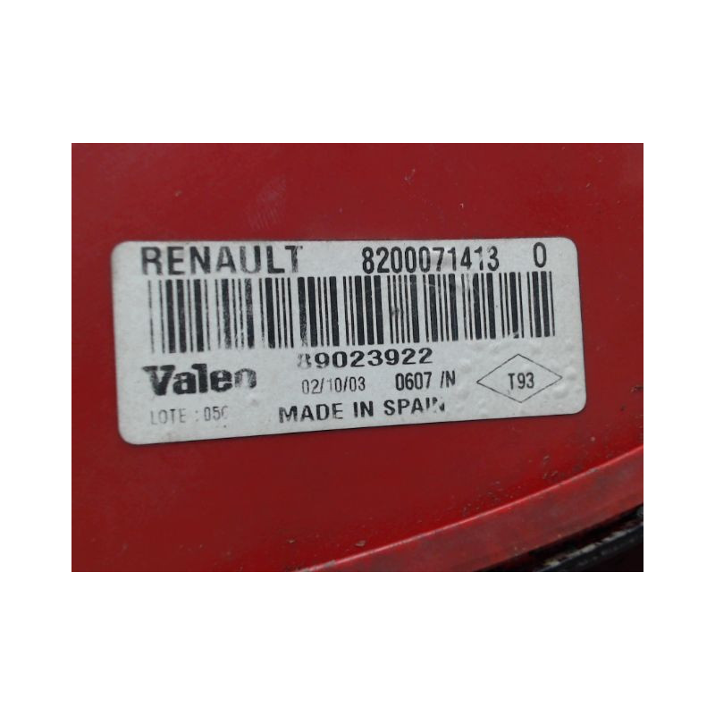 FEU ARRIERE GAUCHE  RENAULT CLIO