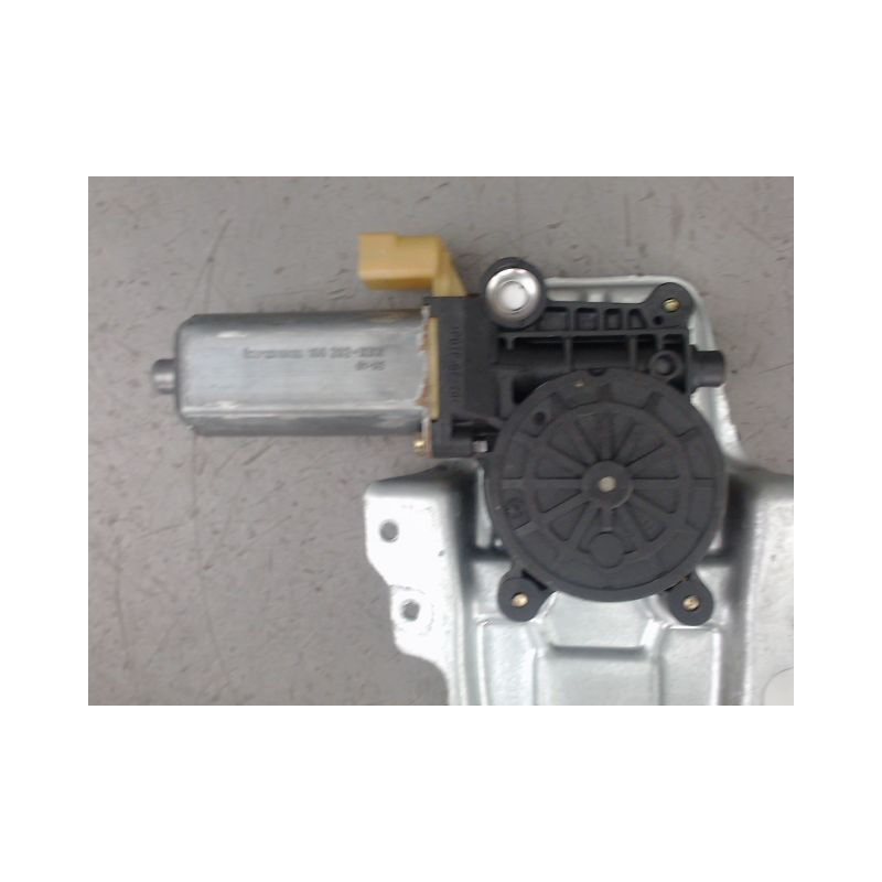 MECANISME LEVE-GLACE AVANT GAUCHE TOYOTA YARIS