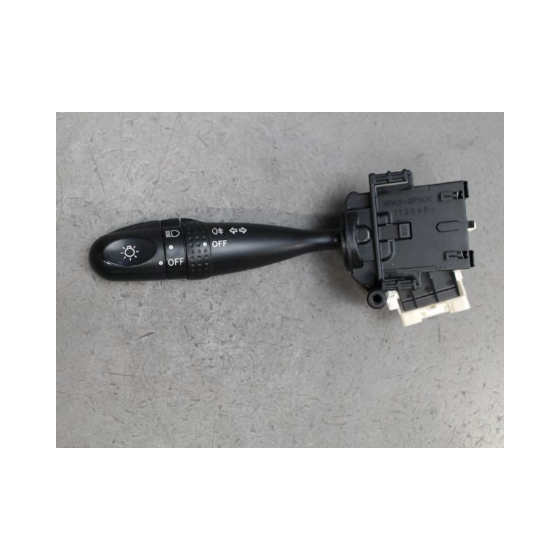 COMMANDE CLIGNOTANT TOYOTA YARIS