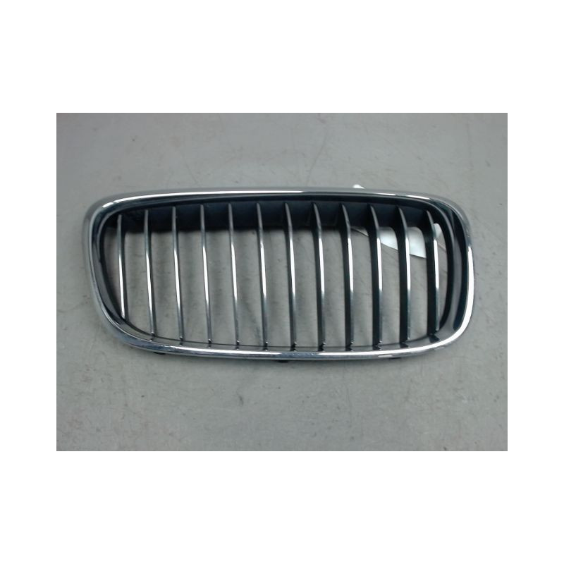 GRILLE CALANDRE DROIT B.M.W. SERIE 2