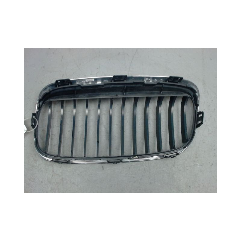 GRILLE CALANDRE DROIT B.M.W. SERIE 2