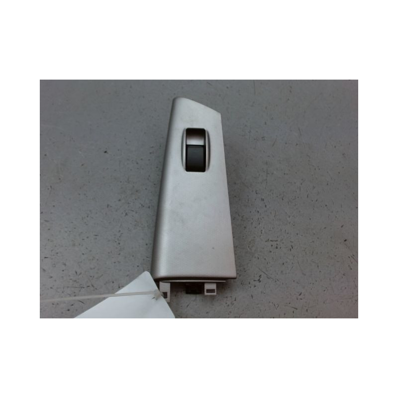 COMMANDE LEVE-GLACE PORTE AVD TOYOTA COROLLA X Phase 2 2004-2007