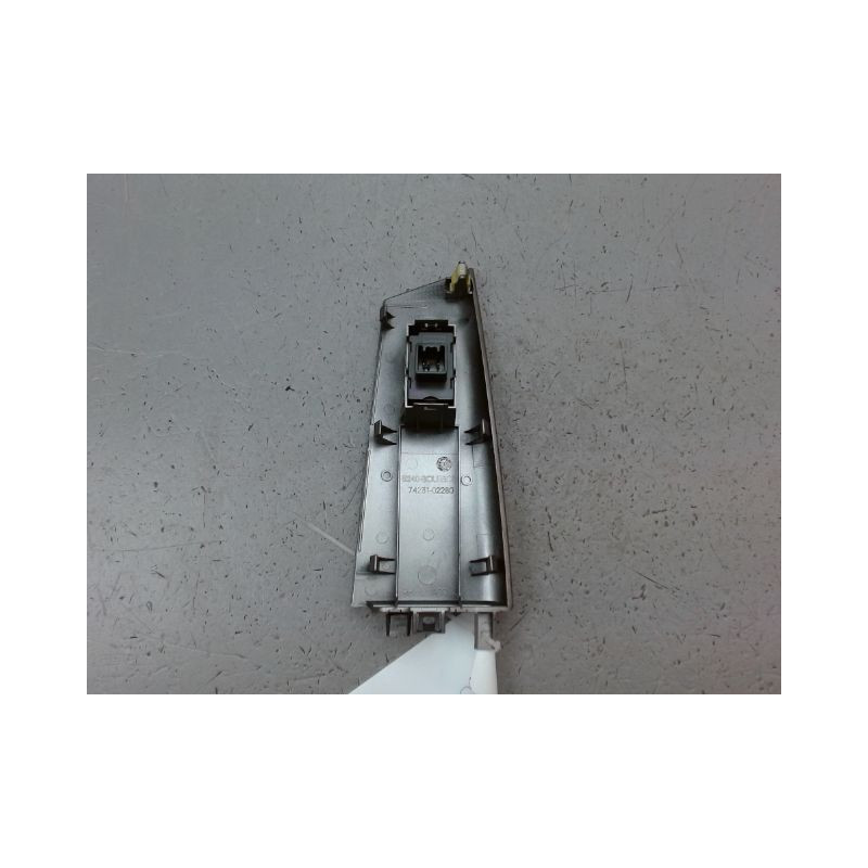 COMMANDE LEVE-GLACE PORTE AVD TOYOTA COROLLA X Phase 2 2004-2007