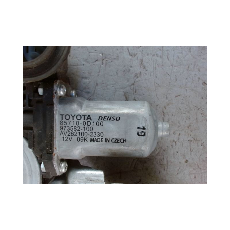 MECANISME+MOTEUR LEVE-GLACE AVANT DROIT TOYOTA AURIS