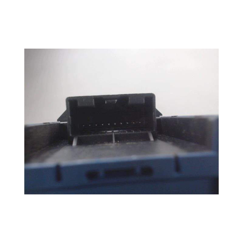 COMMANDE LEVE-GLACE PORTE AVG TOYOTA VERSO