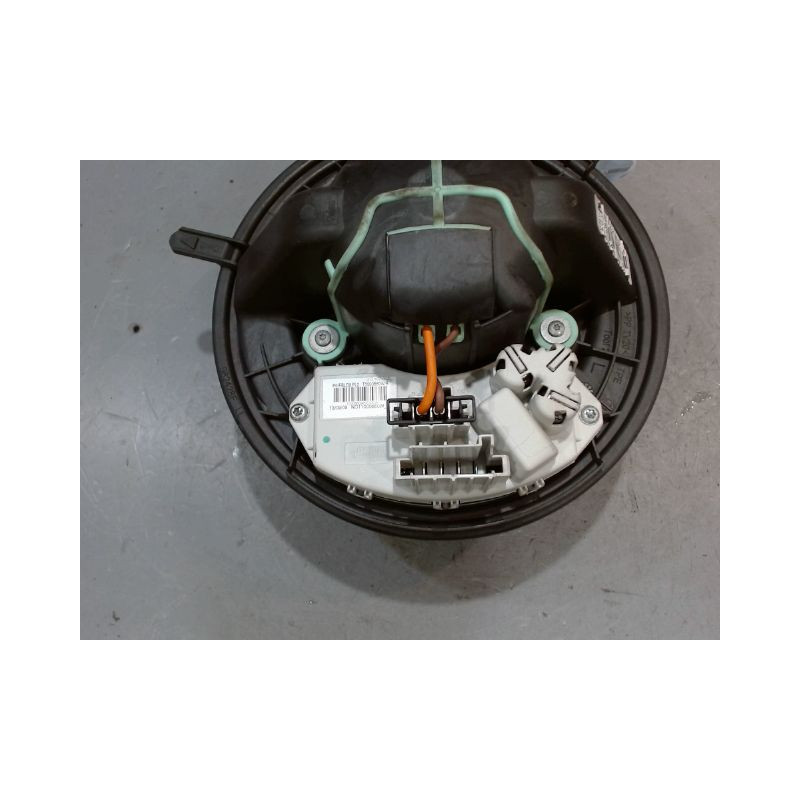MOTEUR VENTILATEUR CHAUFFAGE B.M.W. SERIE 1