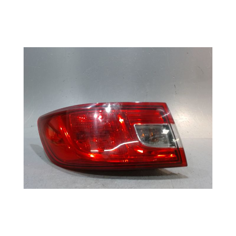 FEU ARRIERE GAUCHE  RENAULT CLIO