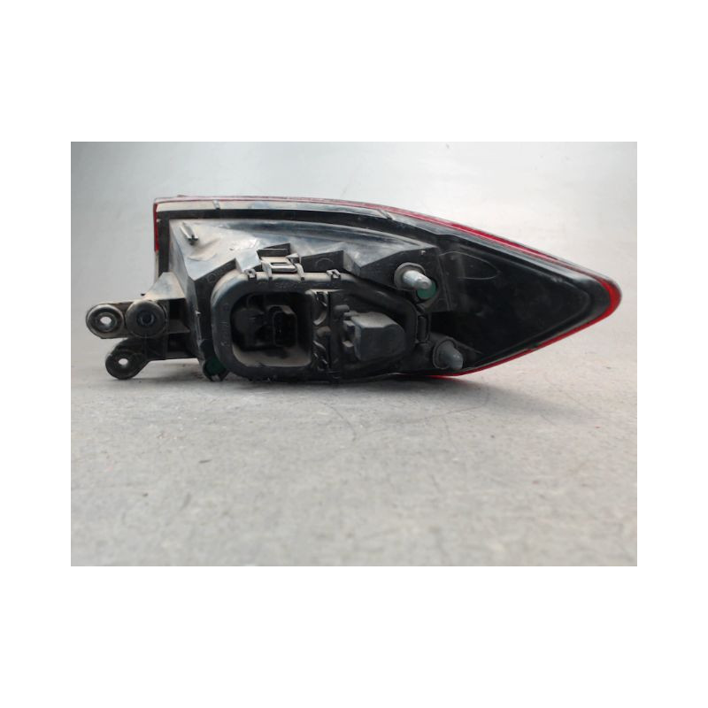 FEU ARRIERE GAUCHE  RENAULT CLIO