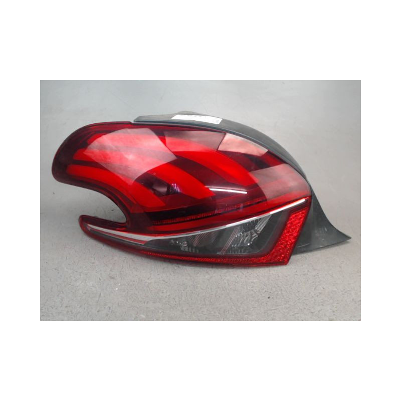 FEU ARRIERE GAUCHE  PEUGEOT 208
