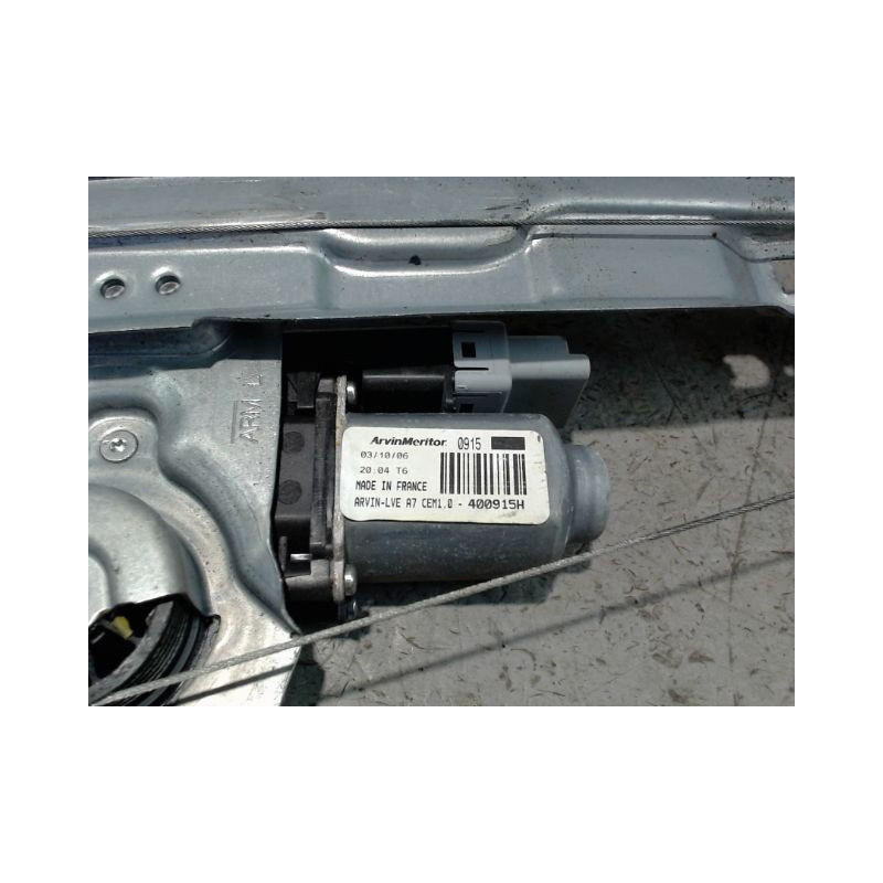 MECANISME+MOTEUR LEVE-GLACE AVANT GAUCHE PEUGEOT 207