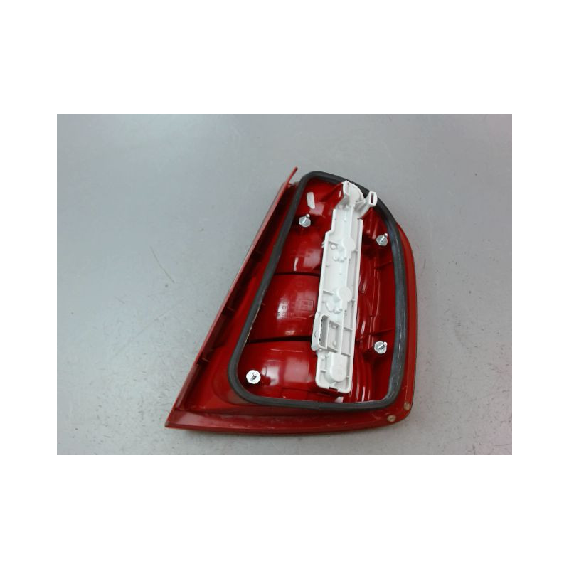 FEU ARRIERE GAUCHE  SKODA FABIA I Phase 2 2004-2007