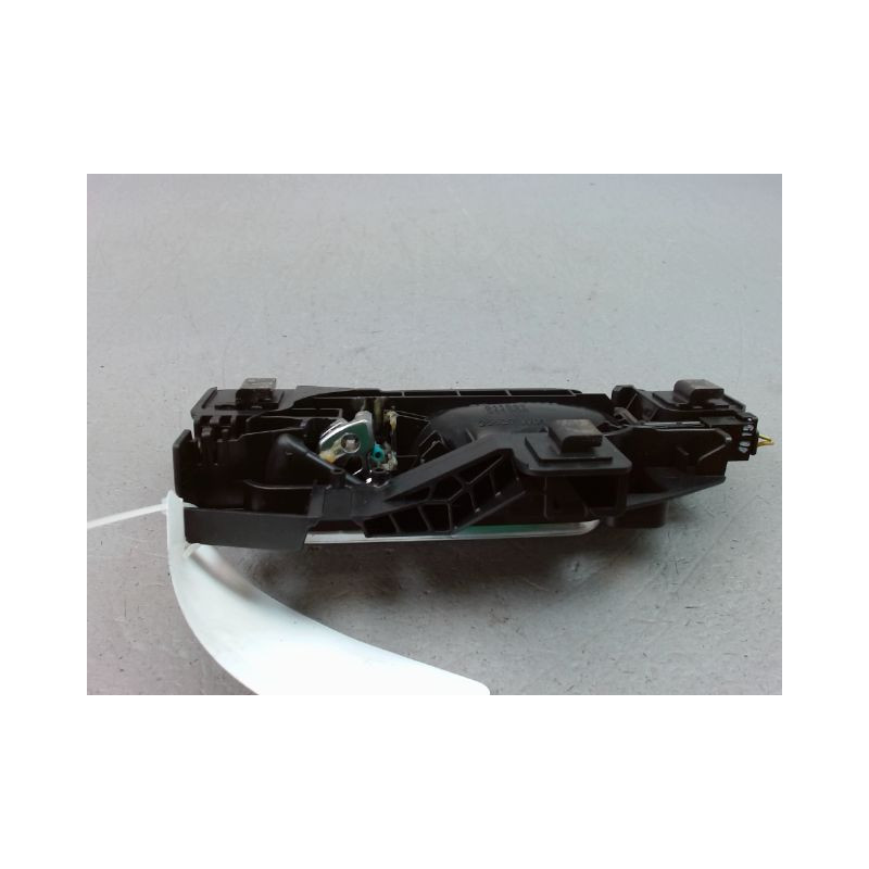 POIGNEE INTERIEURE PORTE AVANT DROIT PEUGEOT 308 2009-
