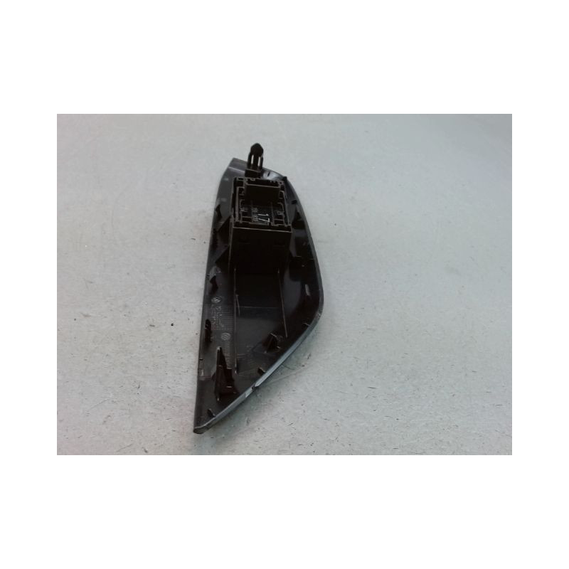 COMMANDE LEVE-GLACE PORTE AVD TOYOTA YARIS CRO