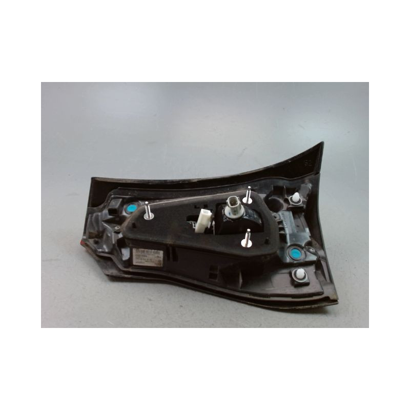 FEU ARRIERE INTERIEUR GAUCHE TOYOTA YARIS CRO