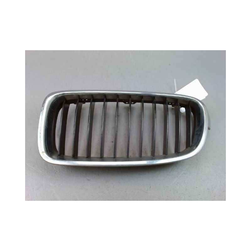 GRILLE CALANDRE GAUCHE BMW SERIE 3 BERL. VI (F30/F80) 2011-...