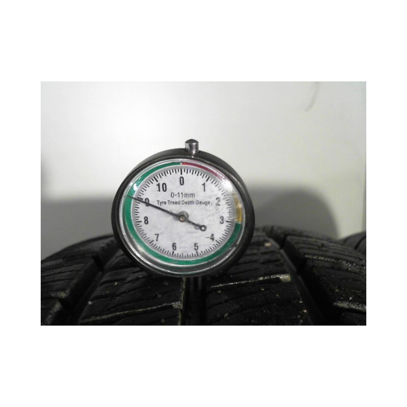 Paire de pneus HANKOOK VANTRA ST AS2 215 70 15 107 S