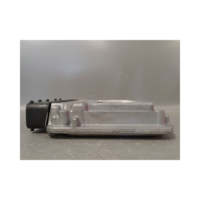 CALCULATEUR MOTEUR VOLKSWAGEN SHARAN
