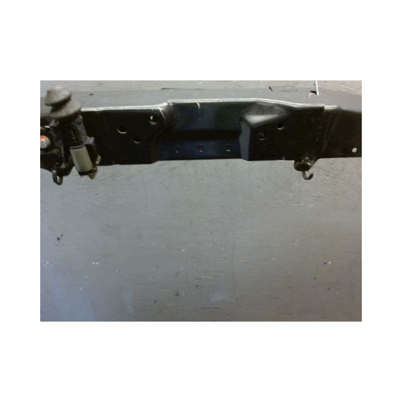 TRAVERSE SUPERIEURE ARMATURE AVANT RENAULT KADJAR