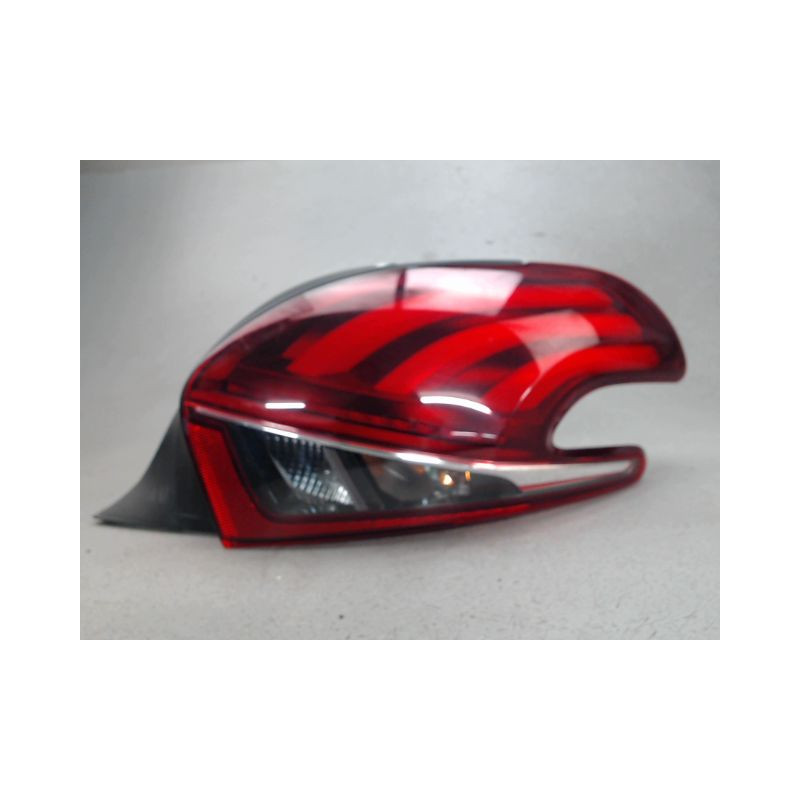 FEU ARRIERE DROIT PEUGEOT 208