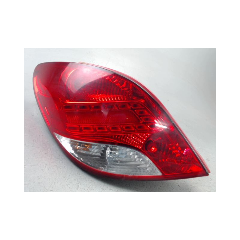 FEU ARRIERE GAUCHE  PEUGEOT 207