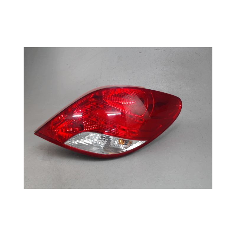 FEU ARRIERE DROIT PEUGEOT 207