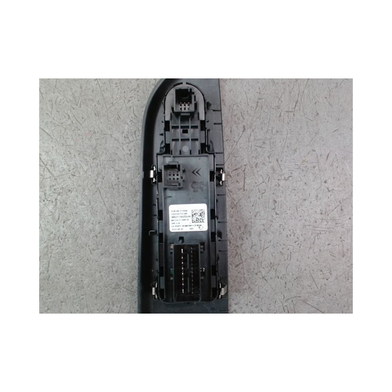 COMMANDE LEVE-GLACE PORTE AVG OPEL CORSA