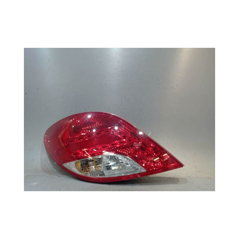 FEU ARRIERE GAUCHE  PEUGEOT 207