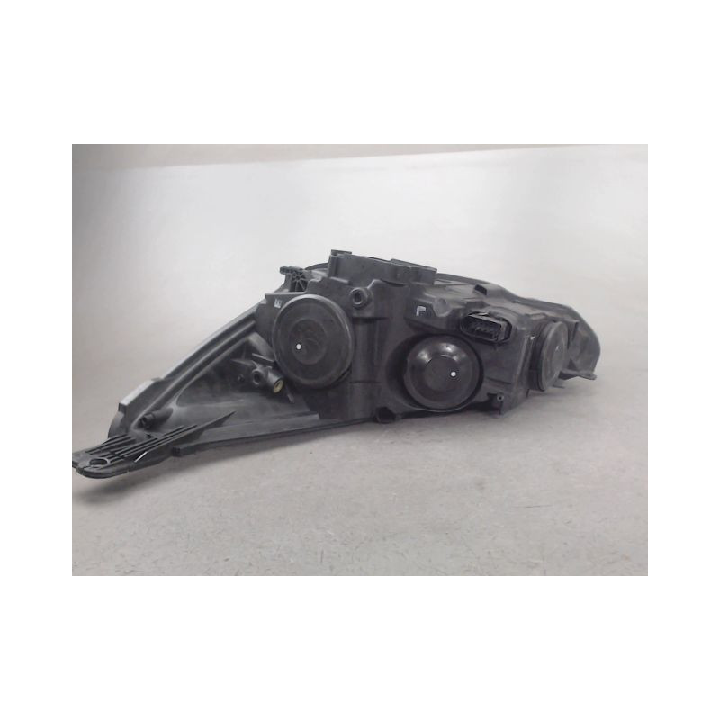PHARE DROIT FORD FOCUS