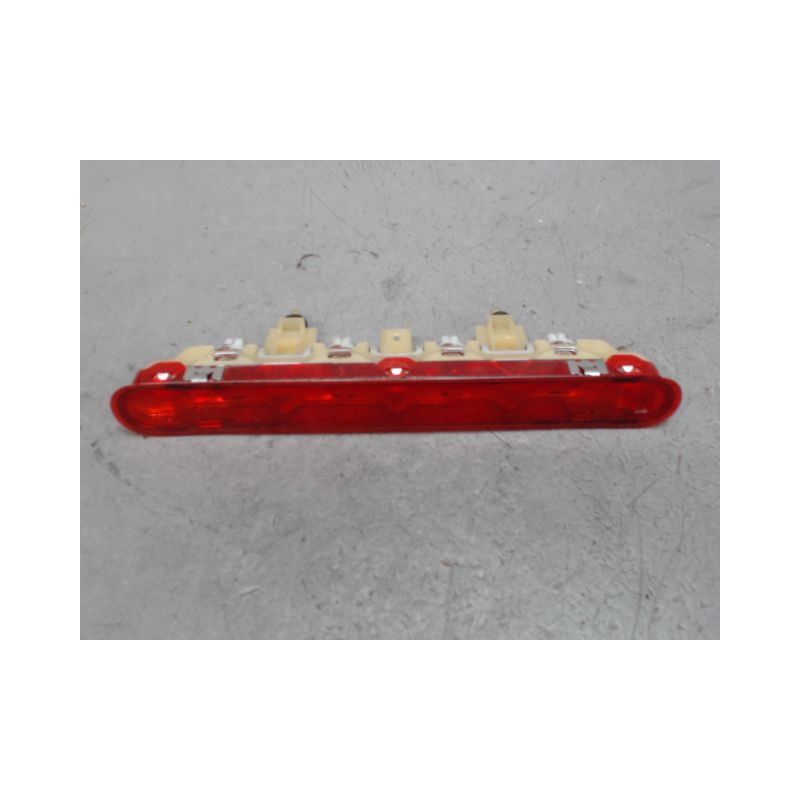 FEUX STOP SUPPLEMENTAIRE PEUGEOT 207