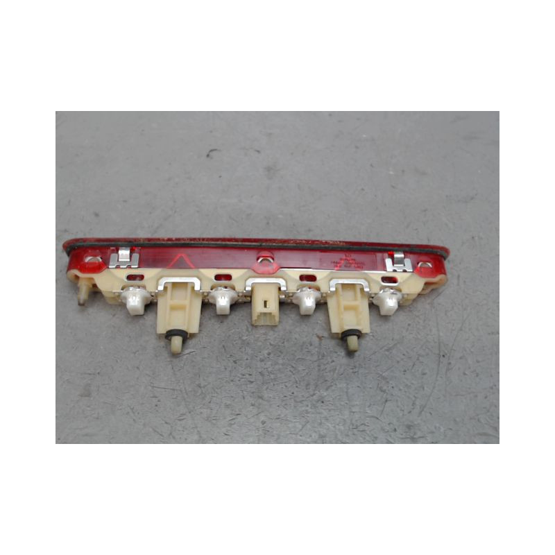 FEUX STOP SUPPLEMENTAIRE PEUGEOT 207